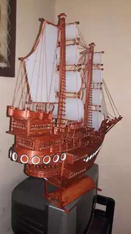 Miniatur kapal layar