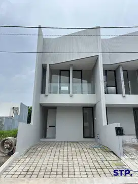 RUMAH BARU INDUSTRIAL DI GRAHA GREEN GARDEN DIAN ISTANA SBY BARAT