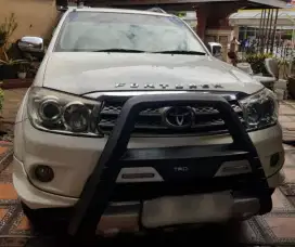 Toyota Fortuner 2.5G Diesel – Tahun 2010 (Matic)