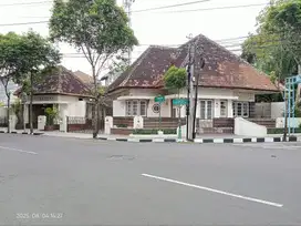 Dijual Rumah Model Belanda Posisi Hook Di Jantung Kota Yogyakarta
