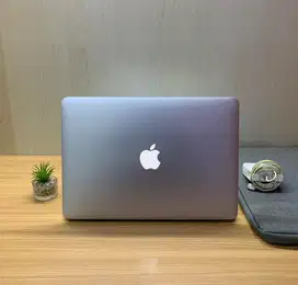 Jual cepat, Macbook Air 13inc 2017 core i5 ram 8Gb ssd 128Gb