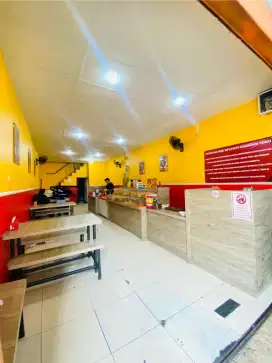 Disewakan ruko 2 lantai . Lokasi strategis