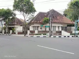 Dijual Rumah Model Belanda Posisi Hook Di Jantung Kota Yogyakarta