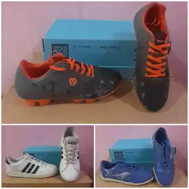 Sepatu futsal dan sepak bola