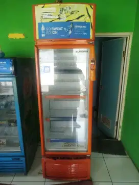 Di jual showcase teh botol sosro besar