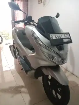 Pcx 150 abs , 2019
Warna langka, SILVER
kondisi mulus pemakaian