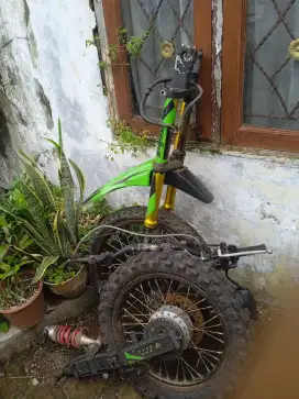 Jual cepat roda satu set beserta sok dan aremnya..