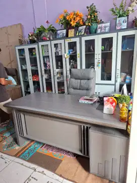 MEJA DIREKTUR L