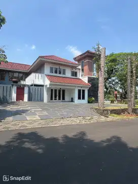 Rumah Taman Giri loka Luas dan posisi Strategis BSD