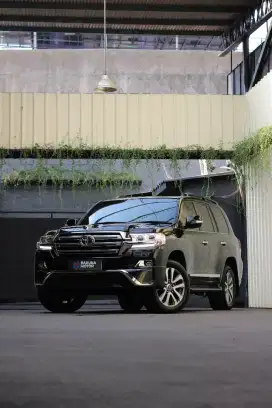 TOYOTA LANDCRUISER VXR 200 2017