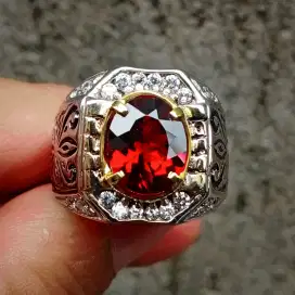 Natural Pyrope Almandine Garnet Sri Lanka 3.62 ct no heat Vivid red