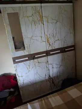 Lemari plastik 4 pintu