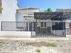 Rumah 2 Lantai SHM di Perumahan Sigura-gura, 2KT, Carport, 850 Juta Ne