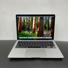Macbook Air 13-inch 2020 Chip M1 RAM 8GB SSD 256GB ( SECOND )