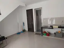 Cari Rumah di PIK 2? 3 Lantai Kosongan Ukuran Ideal 4,5x10