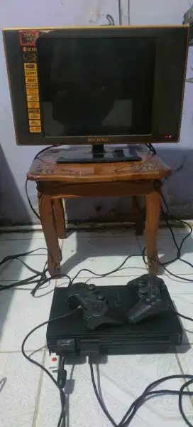 PS 2 fat hardisk dan tv LED ichiko kondisi normal