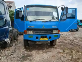 Mitsubishi fuso ganjo 6x4 hd tronton bekas tangki solar unit full ori