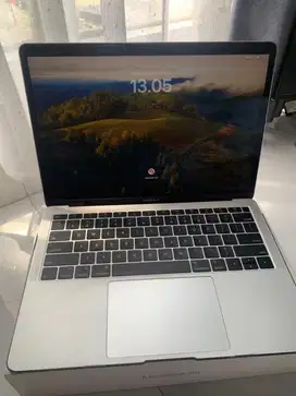 Macbook air 2019 silver mulus 8/128gb