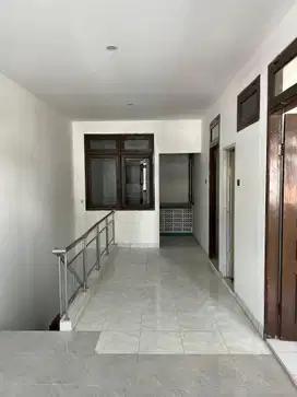 Dijual Murah Rumah 2 Lantai di Perumahan Taman Palem Lestari