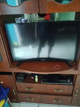 tv Polytron 32