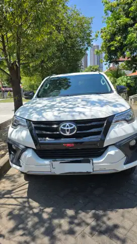 Jual Mobil Fortuner TRD thn 2017  Des