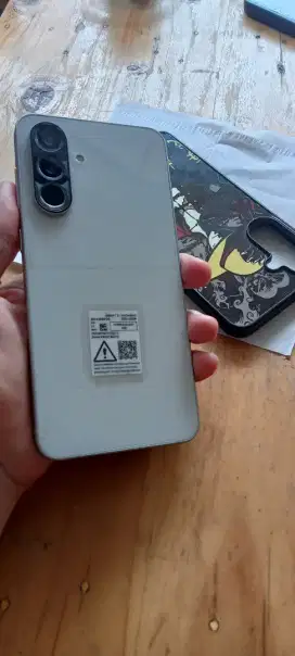 Samsung A56 5G likenew. Baru 1 bulan pakai 8/256. Rasa baru 99.99%