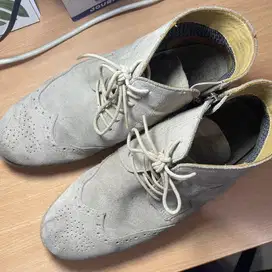 BOOTS BOSS CREAM UK 43