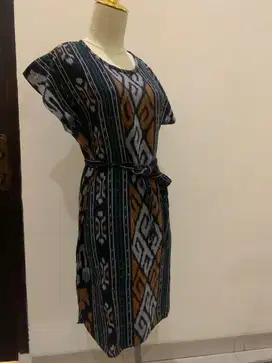 Preloved dress tenun bercorak