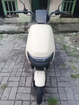 Sepeda listrik uwinflay m70