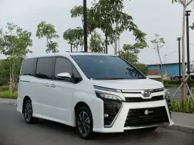 Toyota Voxy 2017