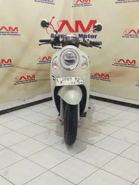 Honda Scoopy prestige tahun 2023 putih Doff