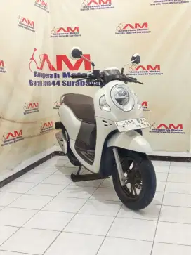 Honda Scoopy prestige km rendah tahun 2023 putih Doff