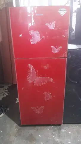 Kulkas sanken 2 pintu