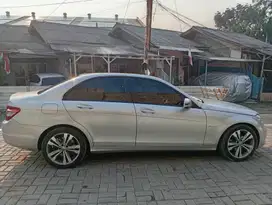 Mercedes-Benz C200 2011 Bensin