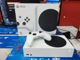 Xbox Series S Lengkap 512gb
Stik 1
Game