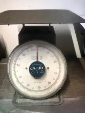 Timbangan barang 100 kg merek Camry