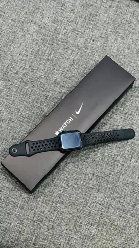 apple watch se gen 2 44mm nike