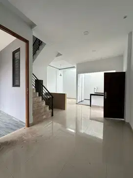 DIJUAL VILLA JALAN KARYA SETUJU KOMPLEK GRIYA GARDEN