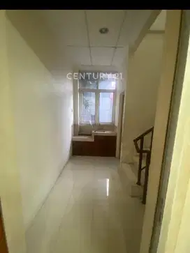 Sewa Ruko Pos Pengumben, 2 Lantai, Bagus! Jarang Ada!