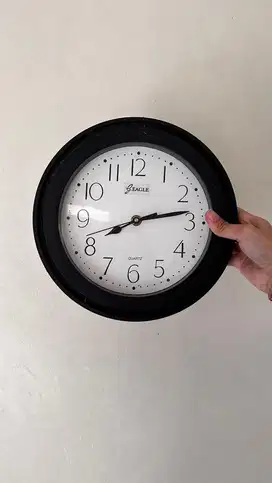 Jam dinding eagle