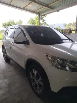 Mobil crv bersih.