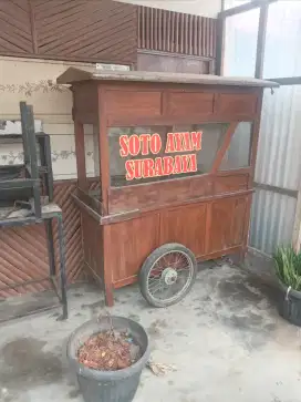 Jual gerobak soto ayam ada kompor ada piring & mangkok  ada panci.