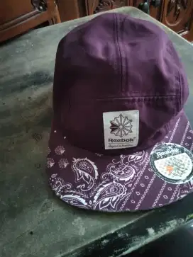 Topi Reboook Ori Size M Sedang .Nego