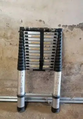 Tangga Teleskopik 4.4 Meter Bekas
