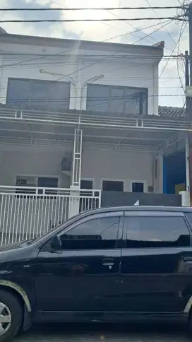 Rumah 2 Lantai Bagus SHM di Royal Paka Minimalis Siap Huni