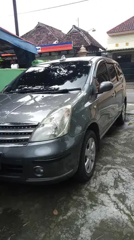 Nissan Grand livina 2010 Bensin
