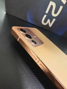 Vivo V23 5g 8/128 bekas resmi/ Gold