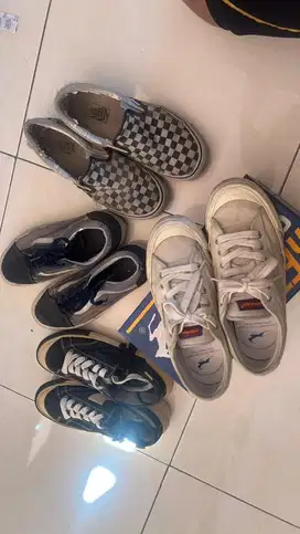 WTS!! Compass retrograde, FR2, oldskool navy, slip on checker board