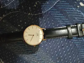 jam tangan merk D.W