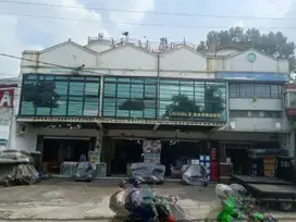 Ruko Gandeng 4 Siap Pakai di Pinggir Jalan di Cibinong Jawa Barat